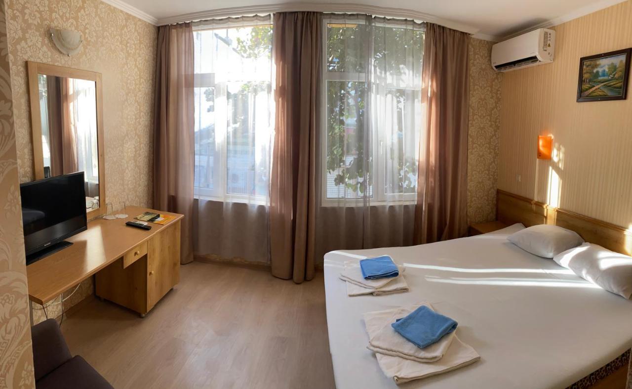 Еника Hotel Varna Exterior photo